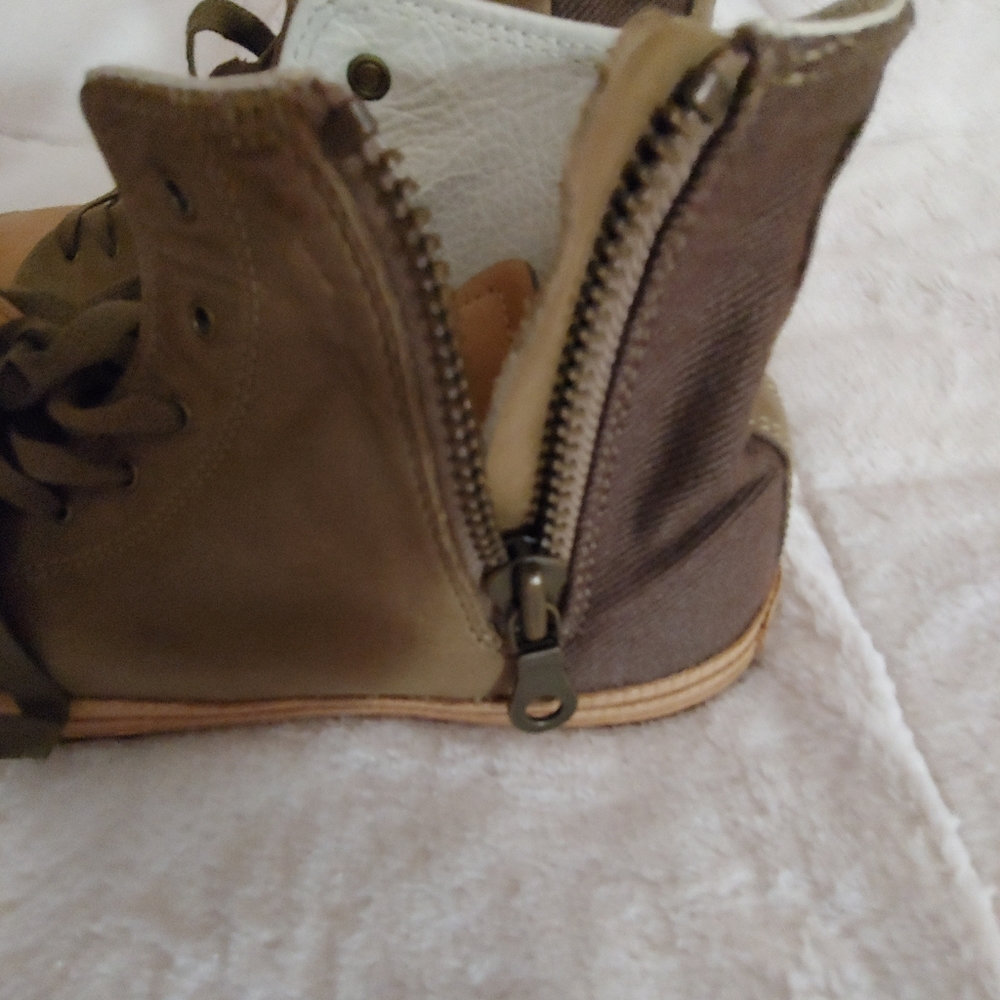 Men's Converse leather sneakers. Size 9.5 - Picture 5 of 16